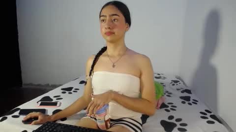 Snapshot of kammi_candy chatting on March 1, 2:46 am -- kammi -- online show from March 1, 2:46 am