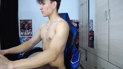 Snapshot of kanekixxxhot chatting on October 29, 3:47 pm andres online show from October 29, 3:47 pm