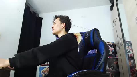 Snapshot of kanekixxxhot chatting on November 21, 1:54 pm andres online show from November 21, 1:54 pm