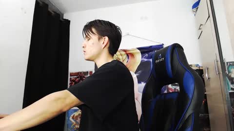 Snapshot of kanekixxxhot chatting on November 29, 1:14 pm andres online show from November 29, 1:14 pm