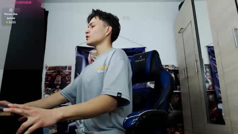 andres online show from March 26, 11:38 am