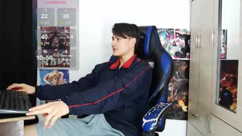 Snapshot of kanekixxxhot chatting on June 8, 11:32 am andres online show from June 8, 11:32 am