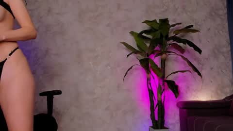 Emma online show from February 8, 3:19 am