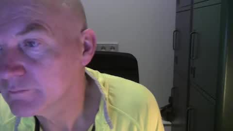 Snapshot of kapitein_rob chatting on December 2, 6:30 am Robbie online show from December 2, 6:30 am