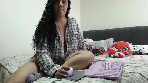 Snapshot of kara__gower chatting on January 3, 4:06 pm kara online show from January 3, 4:06 pm