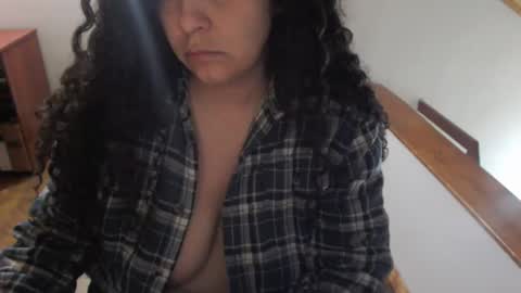 Snapshot of kara__gower chatting on January 28, 2:32 am kara online show from January 28, 2:32 am