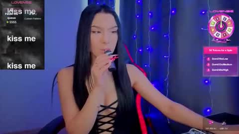 Snapshot of kara_life chatting on January 11, 6:29 am kara_life online show from January 11, 6:29 am