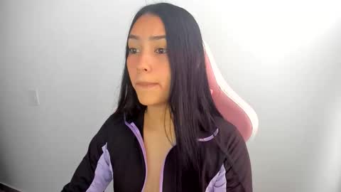 karely_sweet_ online show from May 2, 3:06 pm
