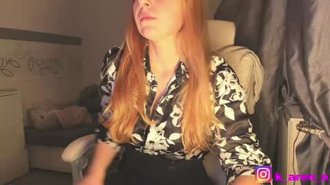 Snapshot of karen0092 chatting on December 2, 6:43 pm karen0092 online show from December 2, 6:43 pm