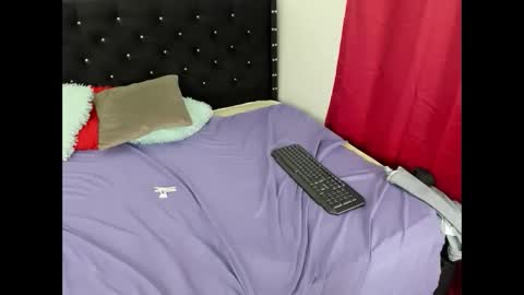 Snapshot of karen_josy chatting on September 9, 1:27 am karen_josy online show from September 9, 1:27 am