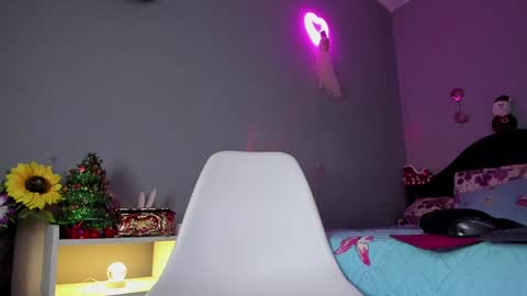 Karen online show from December 13, 4:00 am