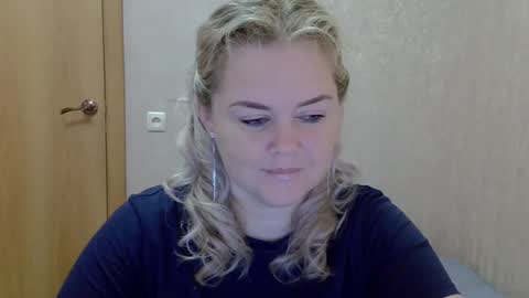 karennelsonx online show from September 9, 12:26 pm