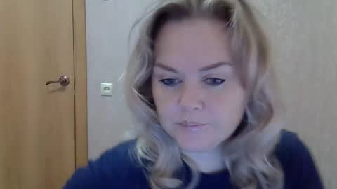 karennelsonx online show from October 13, 6:57 am
