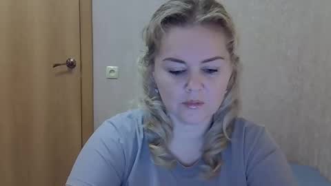 karennelsonx online show from November 25, 12:27 pm