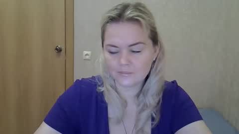 karennelsonx online show from March 7, 11:07 am