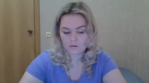 karennelsonx online show from March 27, 10:04 am