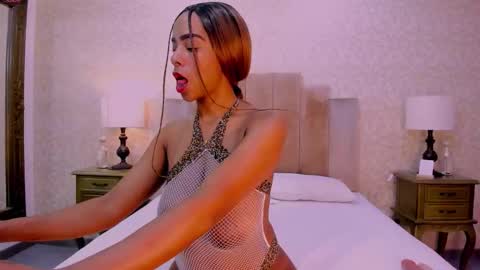 Snapshot of karennewman chatting on December 16, 2:27 am KarenNewman online show from December 16, 2:27 am