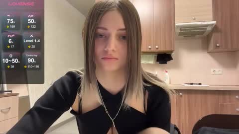 Snapshot of karensimilton chatting on February 3, 3:06 pm May online show from February 3, 3:06 pm