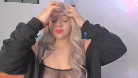 kariina_wong online show from May 10, 3:23 am