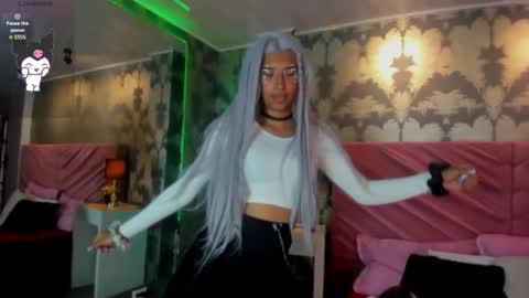 Snapshot of karin_ks chatting on February 10, 3:21 am Karina online show from February 10, 3:21 am