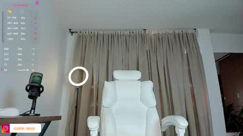 Snapshot of karinnixx chatting on February 28, 9:49 pm Karin online show from February 28, 9:49 pm