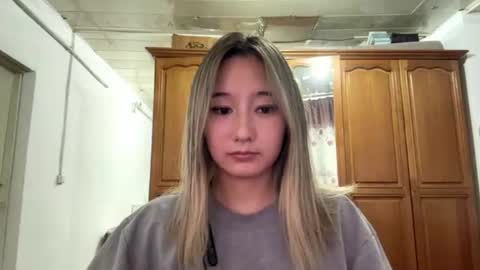 karissagius online show from June 27, 9:03 am