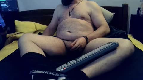 Snapshot of karl477908 chatting on November 1, 9:17 pm monsieurBigFeet online show from November 1, 9:17 pm