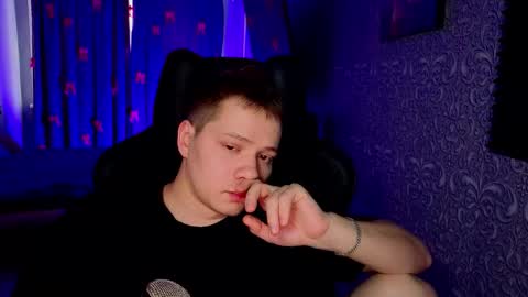 Snapshot of karl_night_ chatting on February 24, 8:12 am karl night online show from February 24, 8:12 am