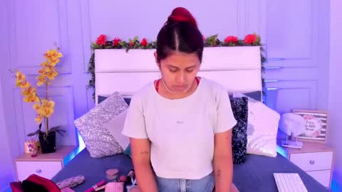 Karla Gonzaless online show from March 10, 7:07 pm