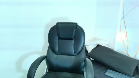 karla_hilton1 online show from February 10, 11:36 am