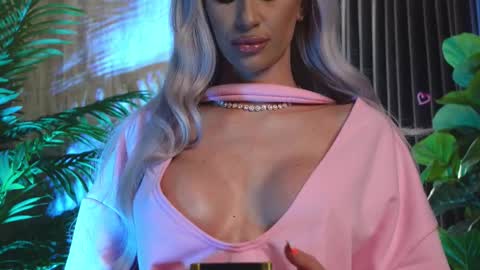 KarlaBart online show from October 13, 7:58 pm