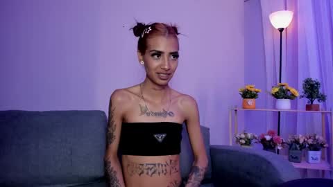 karlaslutskinny__ online show from November 15, 5:31 pm
