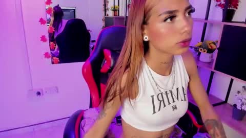 karlaslutskinny__ online show from January 7, 3:09 am