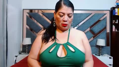 Snapshot of karlatesg chatting on November 26, 9:54 am Karla online show from November 26, 9:54 am