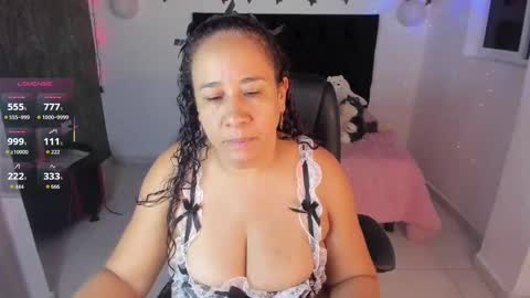 Snapshot of karly_closson chatting on October 6, 3:26 am Karly online show from October 6, 3:26 am