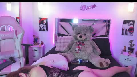 Snapshot of karly_moonn chatting on April 20, 10:55 pm Karly Moonns online show from April 20, 10:55 pm