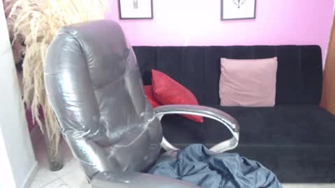 KARLYE online show from September 19, 2:46 am