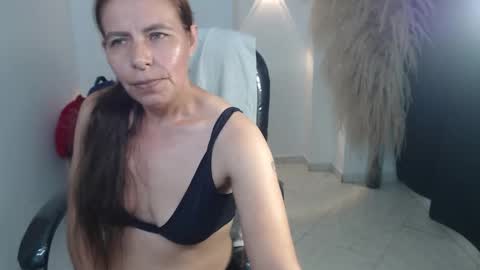 KARLYE online show from January 8, 3:53 am