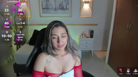 karlyy_ online show from December 4, 7:33 pm