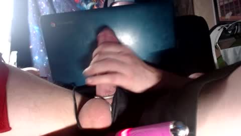Snapshot of karnyx3 chatting on May 8, 10:42 am Karlos Montoya online show from May 8, 10:42 am