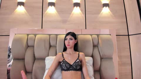  KAROL LEWIS  online show from December 19, 11:50 am