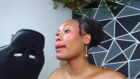 Snapshot of karol_the_warrior chatting on October 10, 7:46 pm Karol online show from October 10, 7:46 pm
