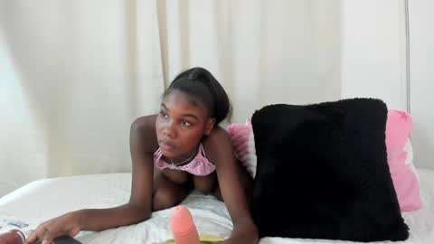 karol_w10 online show from February 26, 1:32 am