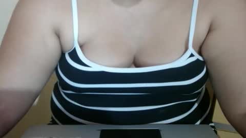 karolbb21 online show from February 12, 1:28 pm