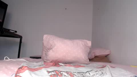 Snapshot of karolgirl_1 chatting on June 2, 10:39 am Karol online show from June 2, 10:39 am