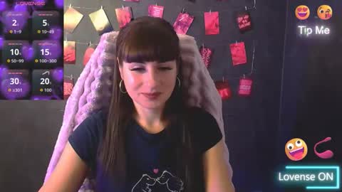 Snapshot of karolina_mia chatting on October 16, 5:52 am Caroline online show from October 16, 5:52 am