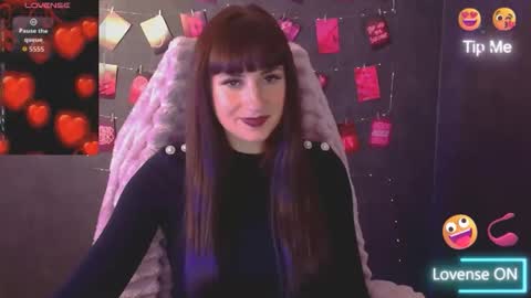 Snapshot of karolina_mia chatting on October 23, 8:35 am Caroline online show from October 23, 8:35 am