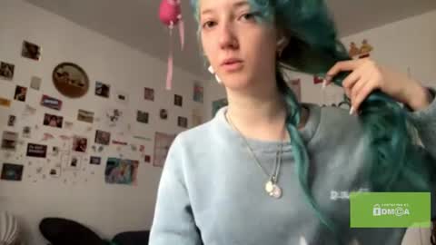 Karoline here online show from July 24, 8:45 am