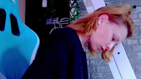 karoline121 online show from March 10, 3:41 pm