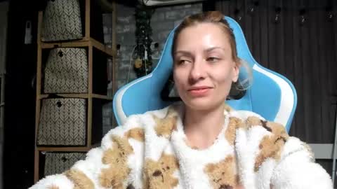 karoline121 online show from September 24, 9:40 pm